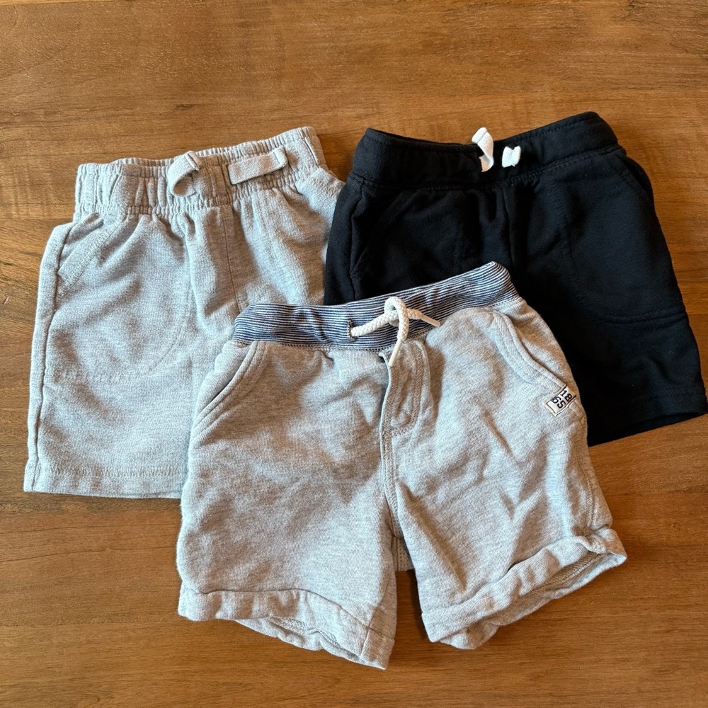 💥$2/20 Kids Casual Soft Shorts Set - Black and Gray pull on - 2T bundle